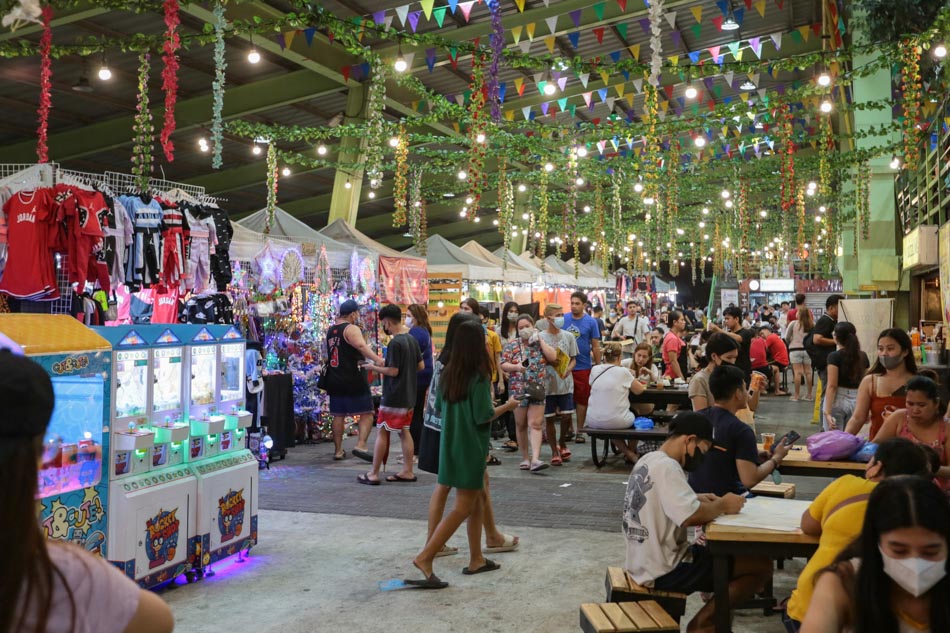 Look: Manila welcomes festive season with Christmas decor 3
