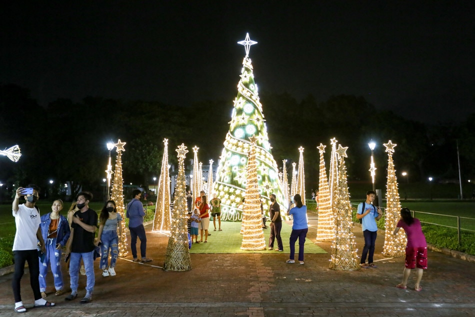 Look: Manila welcomes festive season with Christmas decor 4