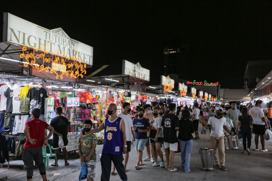 Look: Manila welcomes festive season with Christmas decor 5