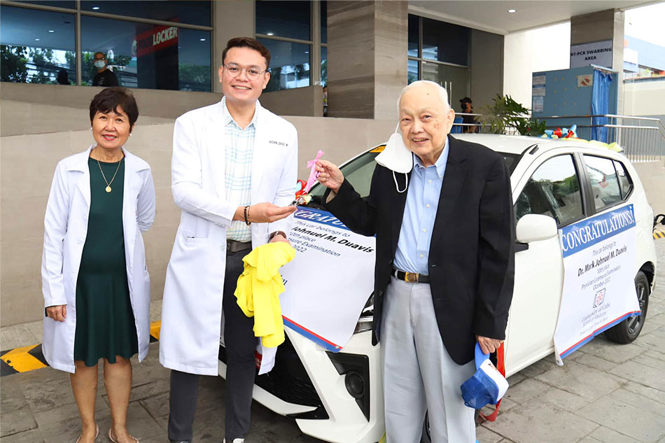 Physician Board Topnotcher In Cebu Gets Brand New Car Abs Cbn News