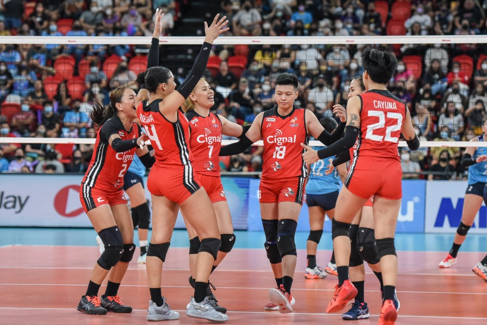 Cignal HD celebrates after scoring against Choco Mucho in their PVL Reinforced Conference game. PVL Media.