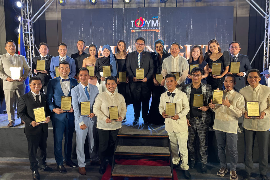  For the first time in its 63-year history, The Outstanding Young Men (TOYM) awards presented 21 finalists before selecting its 10 honorees for its 2022 awards. The finalists were presented with plaques. Anjo Bagaoisan, ABS-CBN News