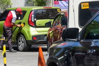 Oil prices forecast to drop for 4th straight week