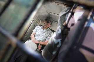 'Serpent' serial killer leaves Nepali jail