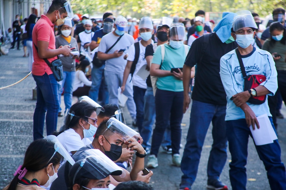 People line up for a test at a COVID-19 testing facility ABS-CBN News