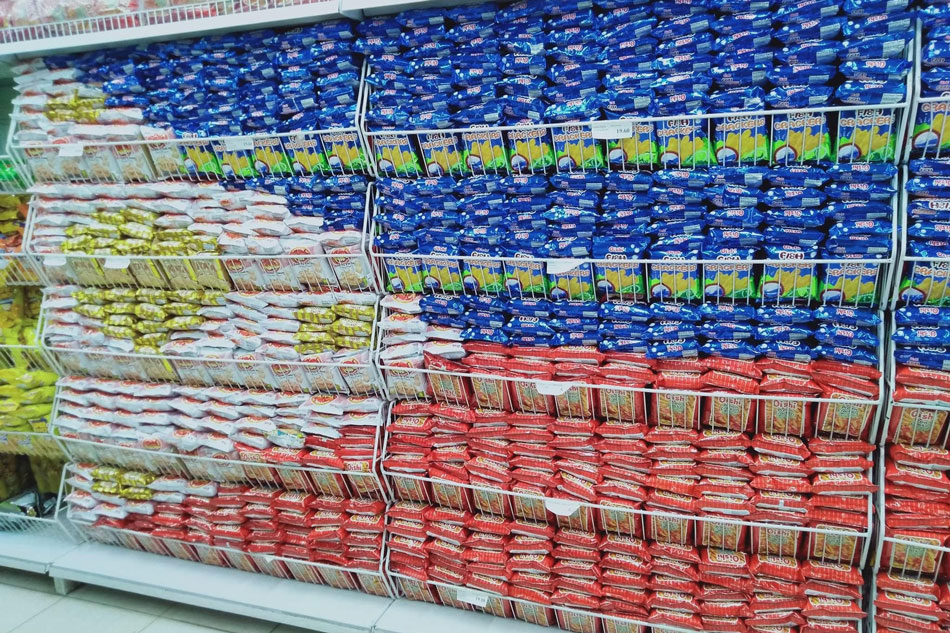 TINGNAN: Grocery product display inayos sa kulay ng watawat