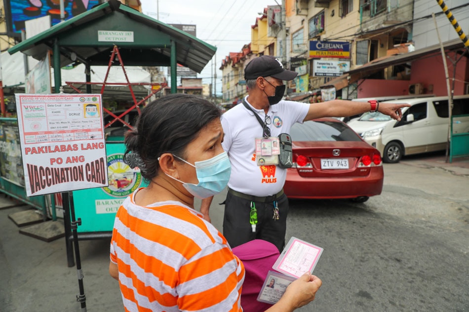Screening residents in Barangay 183, Pasay