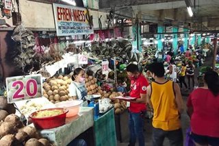 Mga tindero sa QC, bibigyan ng insentibo para magpabakuna 