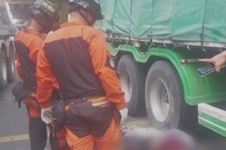 1 patay sa banggaan ng motorsiklo, trailer truck