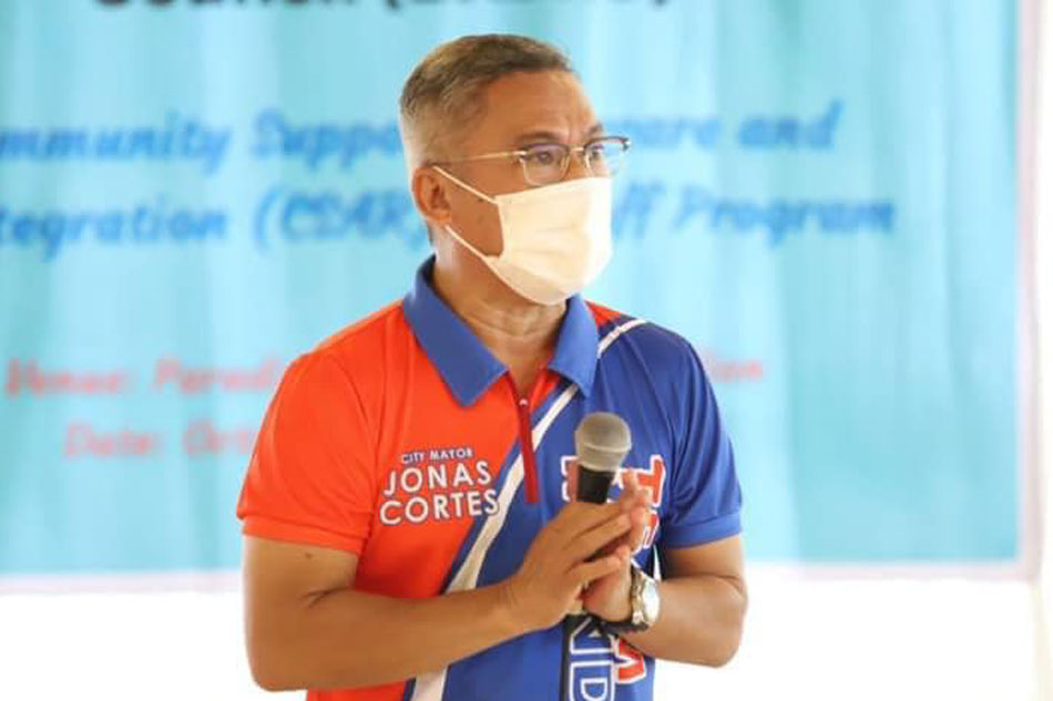 Mandaue City Mayor Jonas Cortes tested positive for COVID-19 anew. He was first infected with the virus last April 21. Courtesy: Jonas Cortes' Facebook page. 