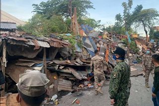 Police demolish makeshift huts in Bilibid