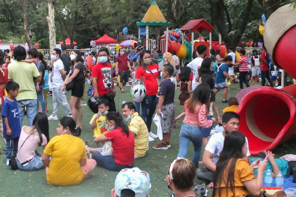 Visitors flock to the Quezon Memorial Circle in Quezon City. Mark Demayo, ABS-CBN News file photo