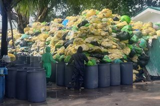 Medical waste sa Quezon Medical Center sinimulan nang hakutin