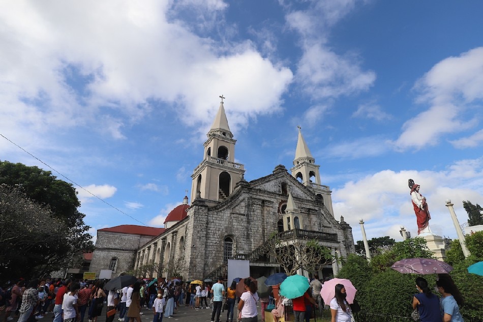 'Nearly all provinces see downward trend in COVID cases' | ABS-CBN News