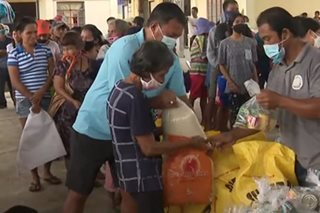 Odette victims sa Bohol hinatiran ng ayuda