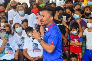 Pacquiao holds consultation with Manila vendors
