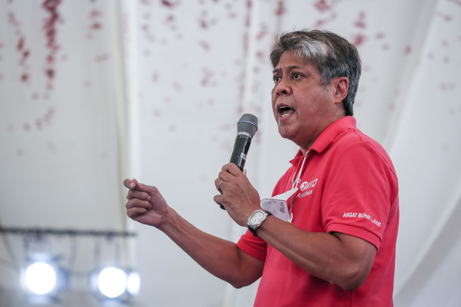 Vice presidential candidate Kiko Pangilinan speaks to the crowd at the Quezon Memorial Circle on Sunday, February 13, 2022 for the Quezon City proclamation of the tandem running for the May 9 national polls. Fernando G. Sepe Jr., ABS-CBN News