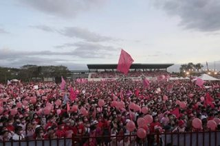 Leni supporters pumalag sa paratang na may 'hakot' sa Cavite rally