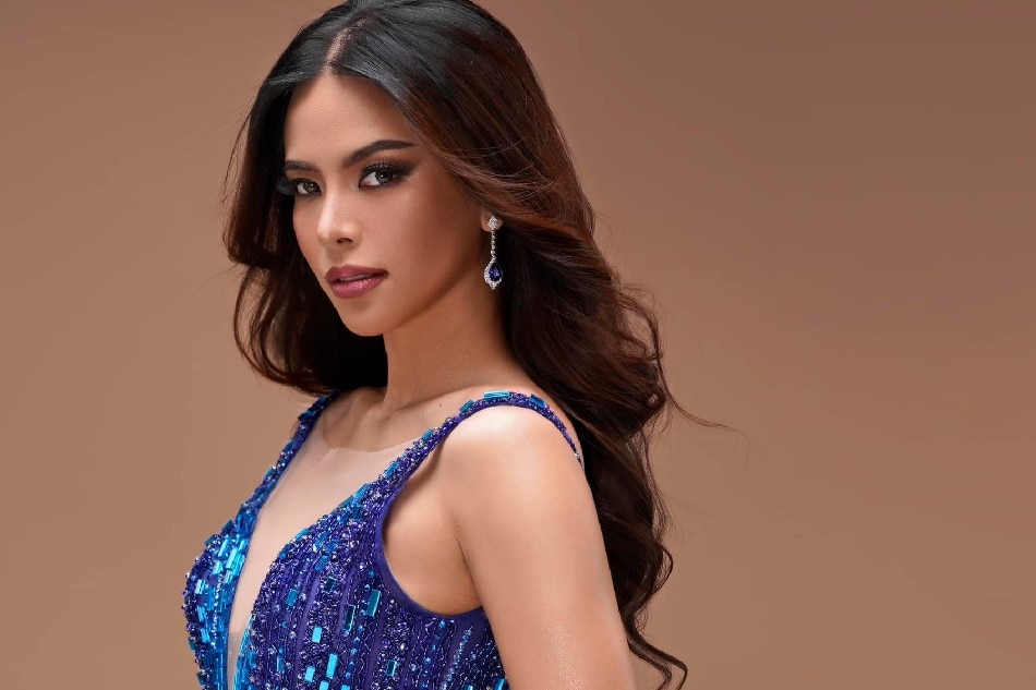 Tracy Perez wore a blue gown by Harvey Cenit when she was introduced as a Top 40 candidate in Miss World. Photo from Miss World Philippines' Facebook page