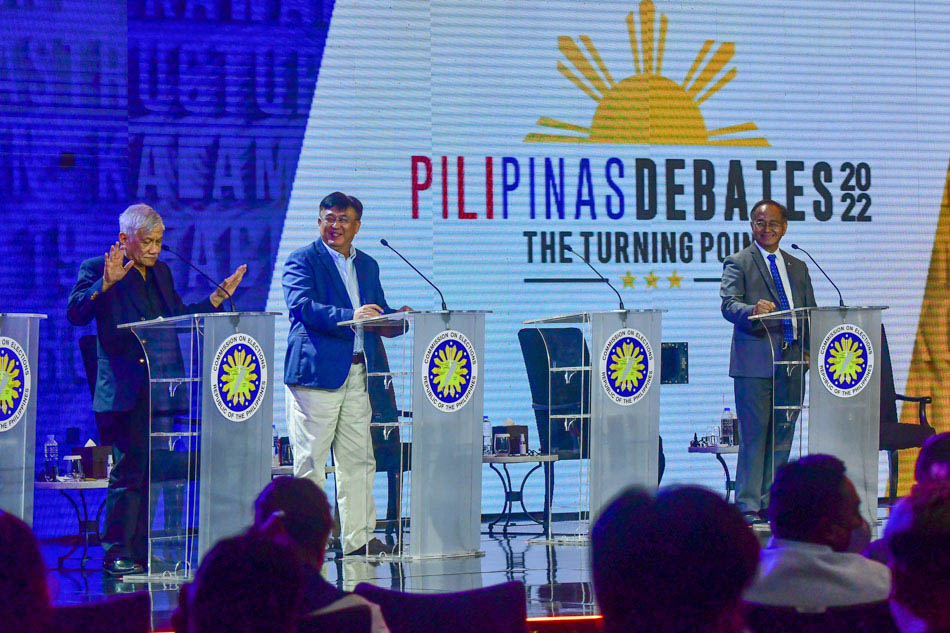 7 vice presidential bets share stage for #PilipinasDebates2022 7