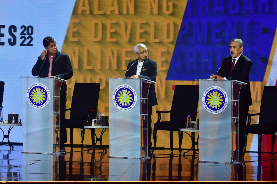 7 vice presidential bets share stage for #PilipinasDebates2022 8