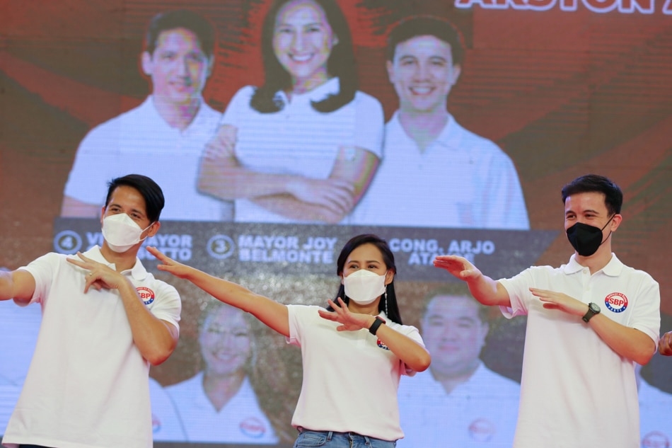 Actor Arjo Atayde (right) joins fellow candidates Quezon City Mayor and reelectionist Joy Belmonte (middle) and running mate Gian Sotto (left) during a campaign sortie in March. Jonathan Cellona, ABS-CBN News