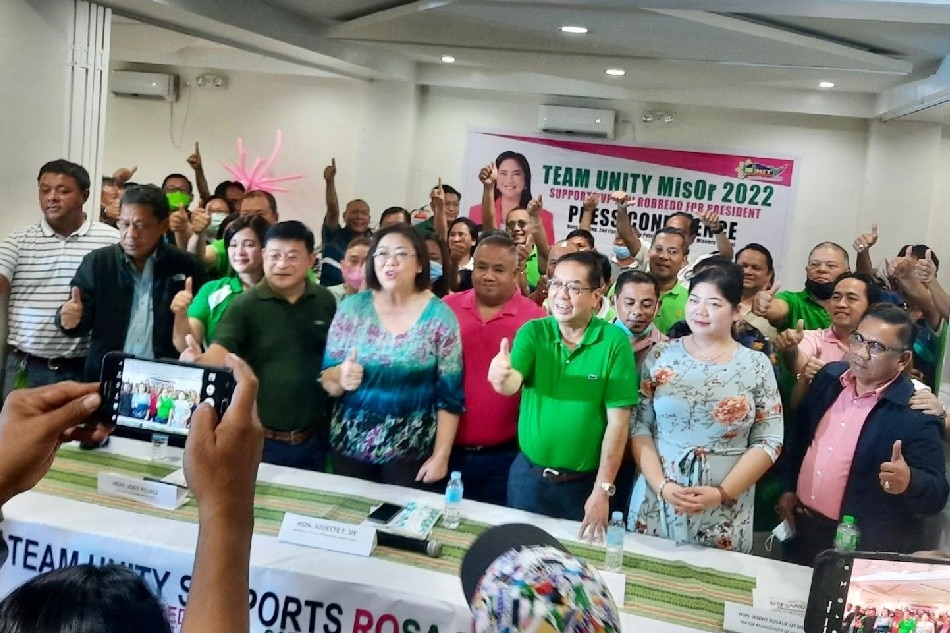Members of the Team Unity slate in Misamis Oriental declared their support fro Vice President Leni Robredo. Photo courtesy of Eleksyon Kagay-an.