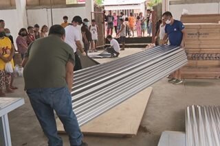 Construction materials hatid sa 'Odette' survivors sa Surigao del Norte