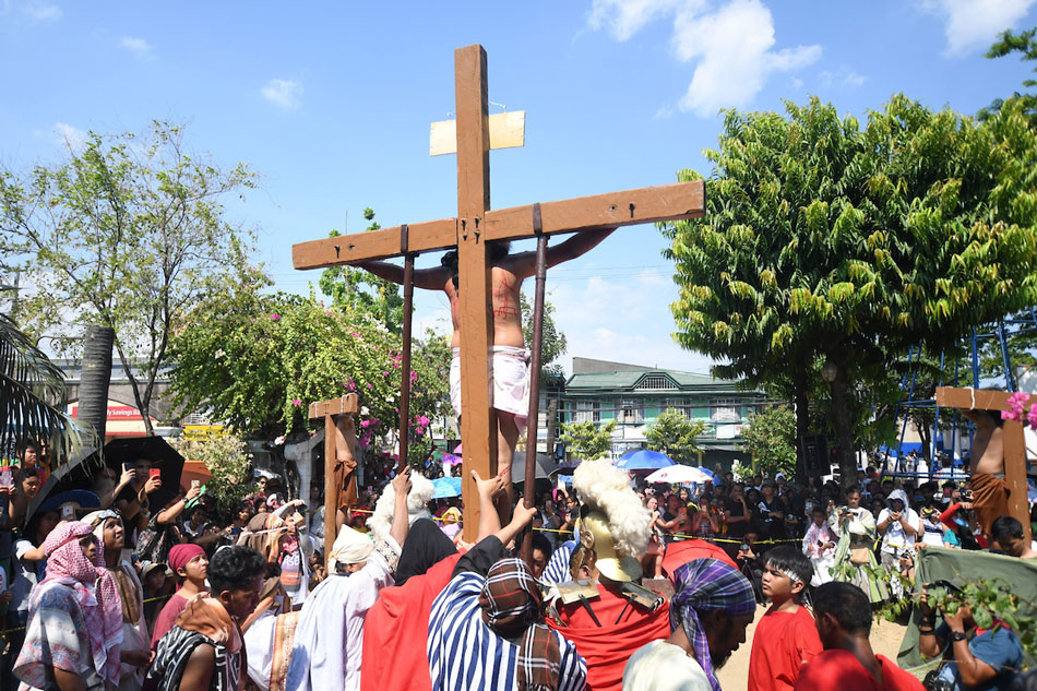 DOH warns vs Holy Week overcrowding, kissing of saints | ABS-CBN News