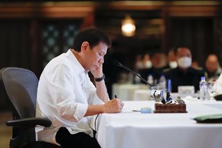 Duterte OKs Smart Broadband's franchise renewal, more licenses