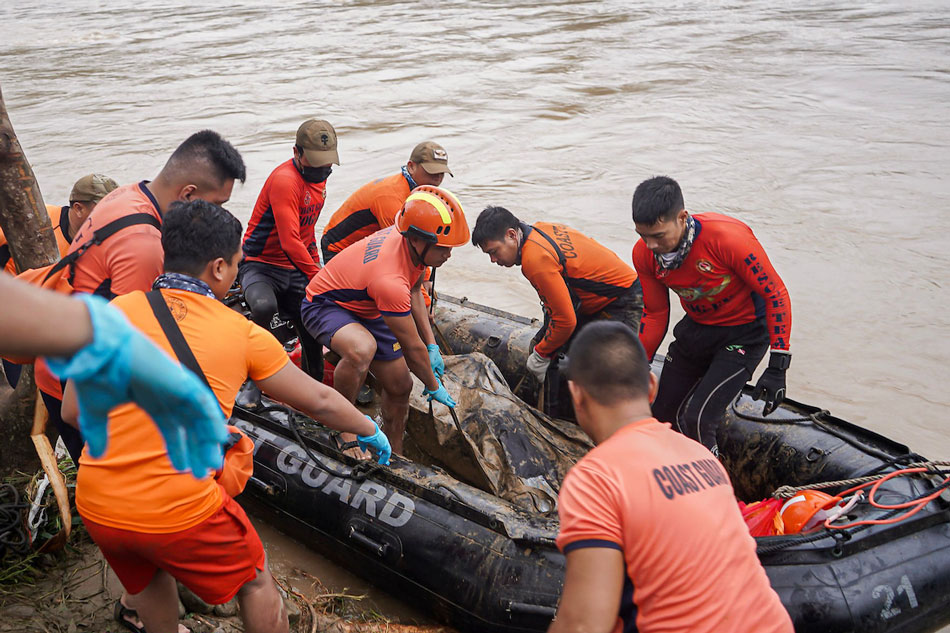 Members of the Bureau of Fire Protection, Philippine National Police, Philippine Army, Philippine Coast Guard and volunteers from the local government unit conduct a Search, Rescue and Retrieval operation in Brgy. Kantagnos, Baybay City, Leyte on April 12, 2022. Photo courtesy of BFP Region VIII