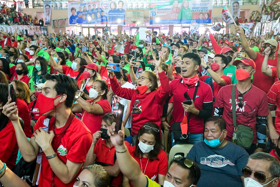Bulacan residents attend a UniTeam campaign sortie in Meycauayan city, Bulacan on March 8, 2022. Mark Demayo, ABS-CBN News/file