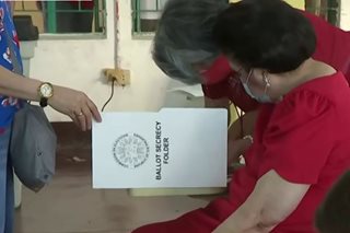Imelda Marcos casts vote in Ilocos Norte