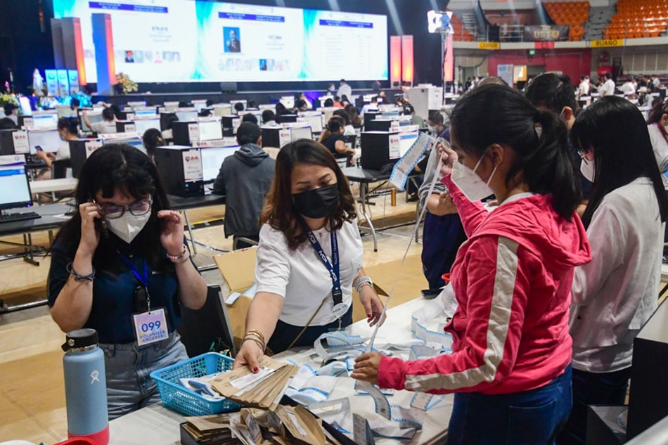 Volunteers help in the parallel counting of election returns by the Parish Pastoral Council for Responsible Voting in Manila on May 10, 2022. PPCRV has so far manually encoded 2,689 election returns in the 2022 national polls. Mark Demayo, ABS-CBN News