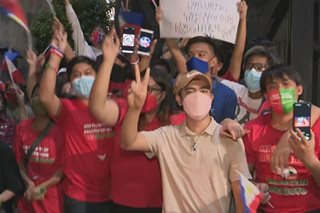 Headquarters ni Marcos, dinagsa ng mga tagasuporta