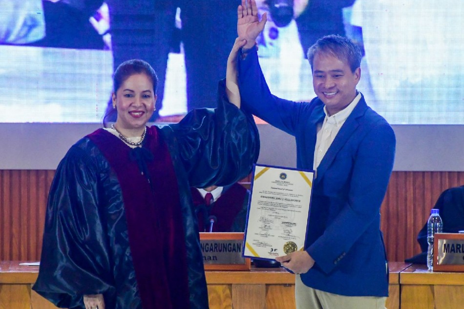 Re-electionist Sen. Joel Villanueva is proclaimed at the PICC Forum Tent in Pasay City on May 18, 2022. Mark Demayo, ABS-CBN news