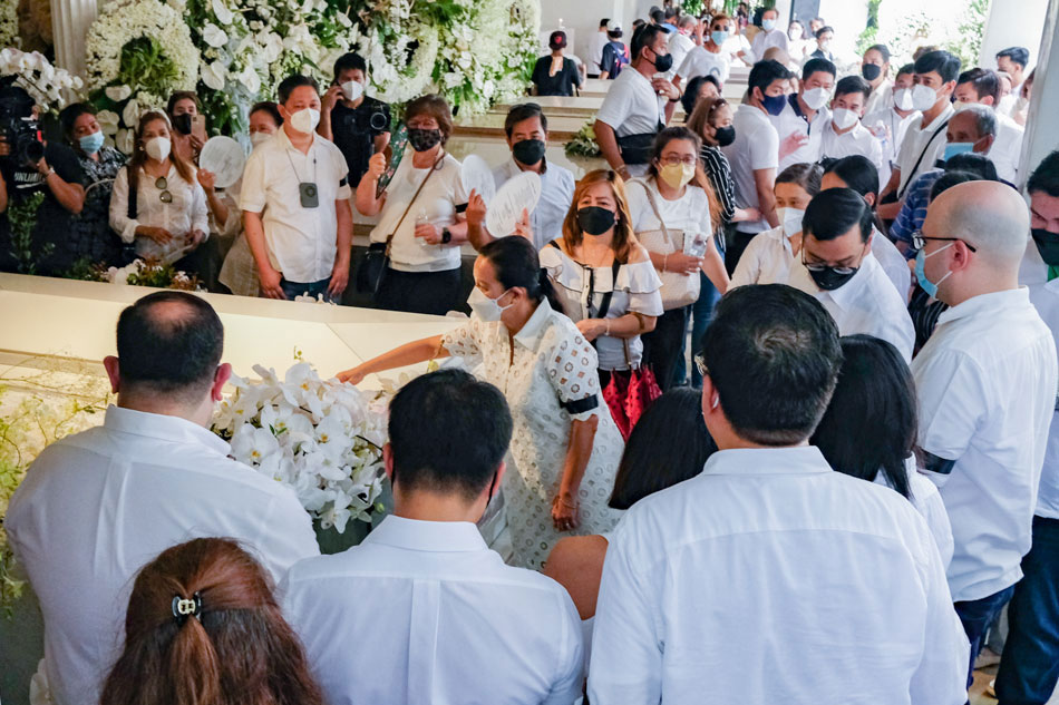 Family, friends say goodbye to Susan Roces
