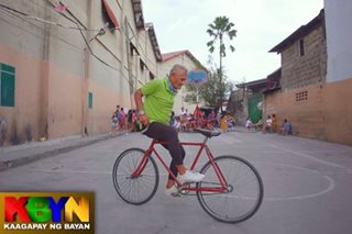 Lolo nakagagawa ng stunts sa kaniyang bisikleta