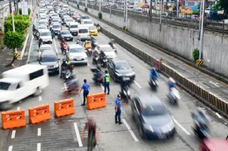 Trapiko naging mabigat kasabay ng EDSA-Timog flyover closure