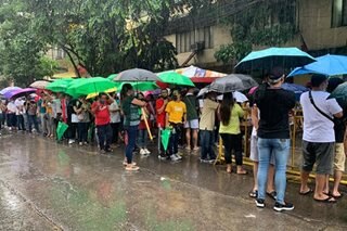 Voter registration sa Comelec office sa Maynila dinagsa