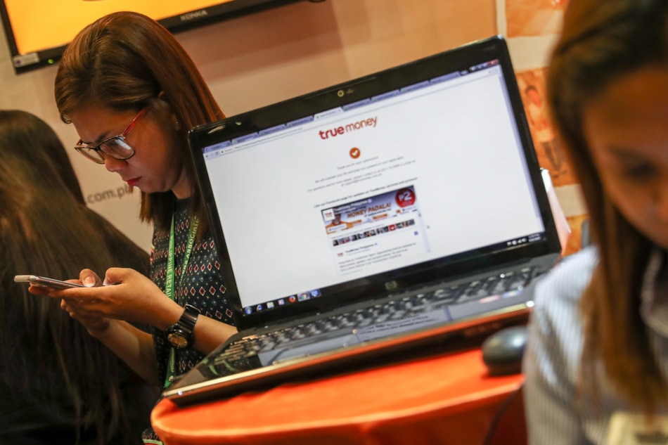 Online money services at the national retail conference at the SMX convention center on August 10, 2017. Jonathan Cellona, ABS-CBN News/File