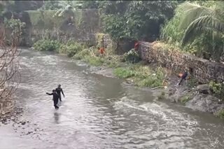 2 teenage girls drown in flash flood in Quezon City