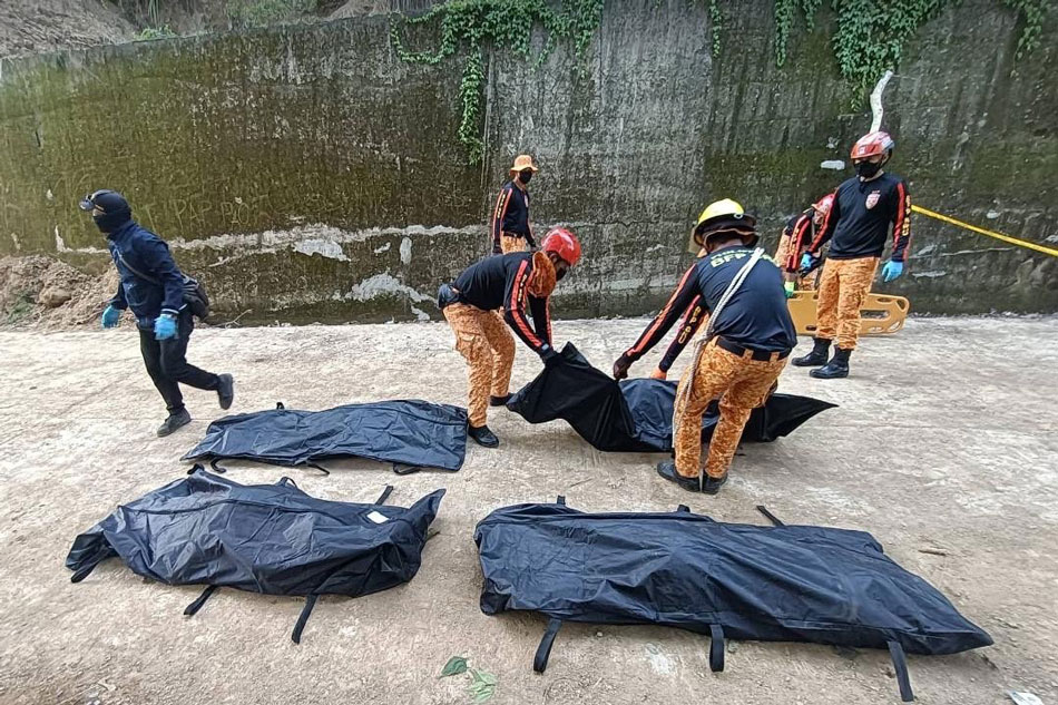 The bodies of 4 males buried by a landslide were recovered in Sitio Cayaddacad, Luba, Abra after a 16-hour search. Photo courtesy of Abra PNP