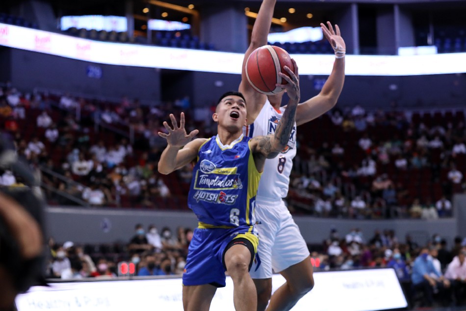 Jio Jalalon took charge for Magnolia in overtime against NLEX. PBA Images