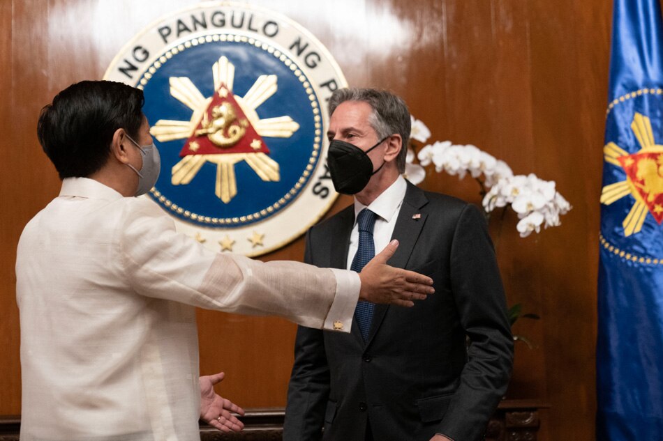 Marcos greets US Secretary of State Blinken with welcoming arms