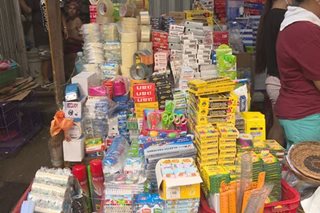 Divisoria dinagsa ng mga mamimili ng school supplies