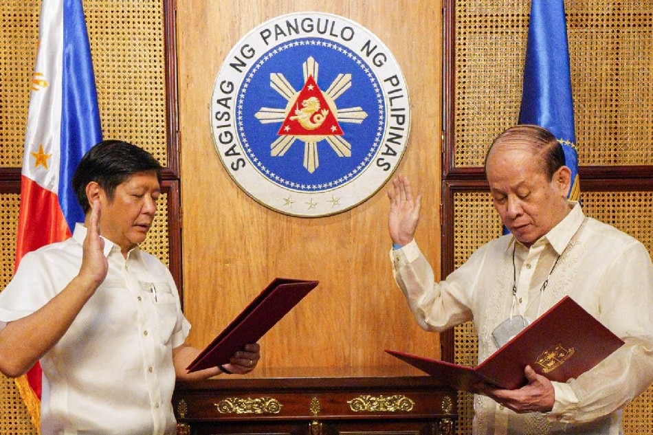 Domingo Panganiban (right) is formally sworn into his post as Agriculture undersecretary by President Ferdinand Marcos Jr. on August 12, 2022. Courtesy: Bongbong Marcos/Facebook