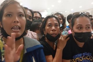 Pamimigay ng student cash aid sa Bacolod nauwi sa gulo