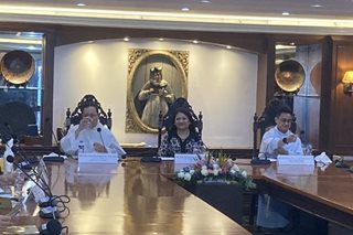 Pinay nurse na nagturok ng unang COVID vaccine, may paalala