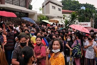 'Kulang sa planning': Local DSWD official explains distribution chaos